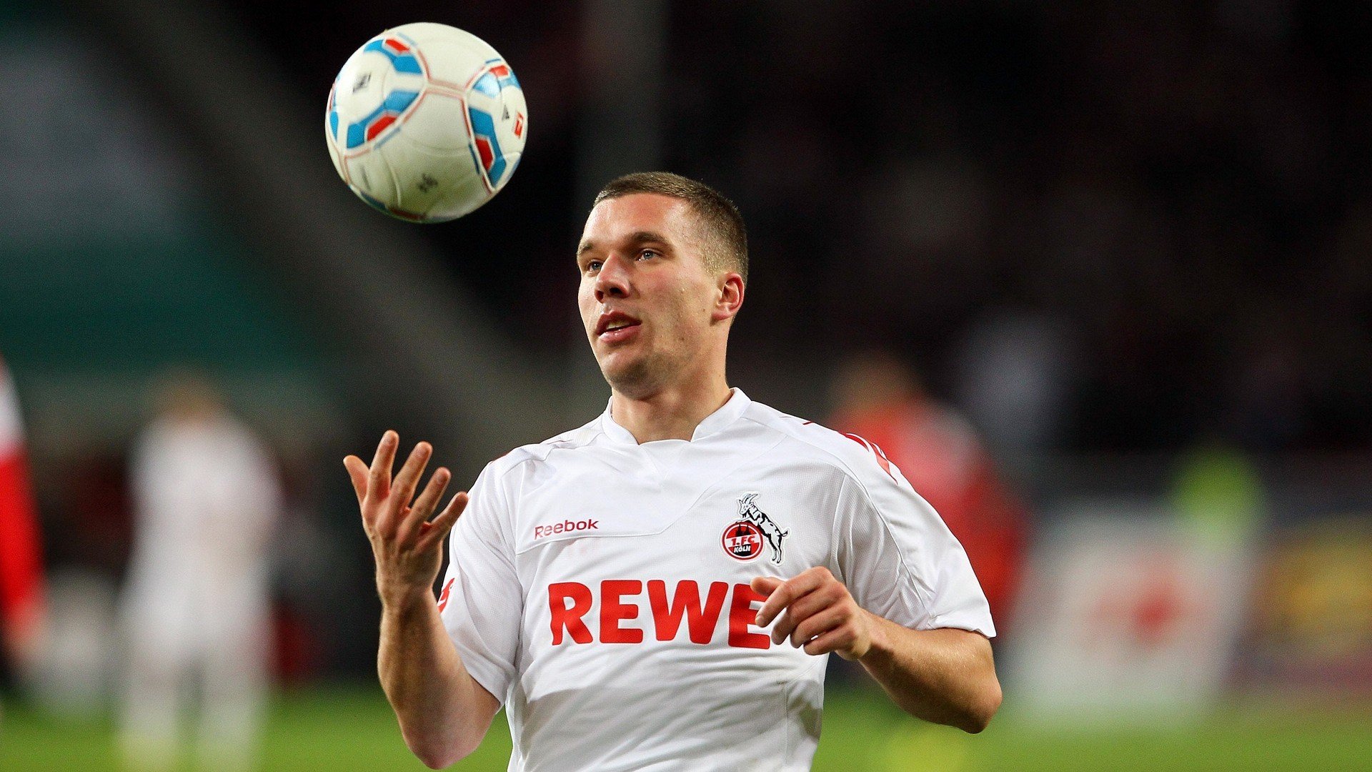 “德甲豪门纷纷发力，追逐联赛冠军”，德甲曾经的豪门