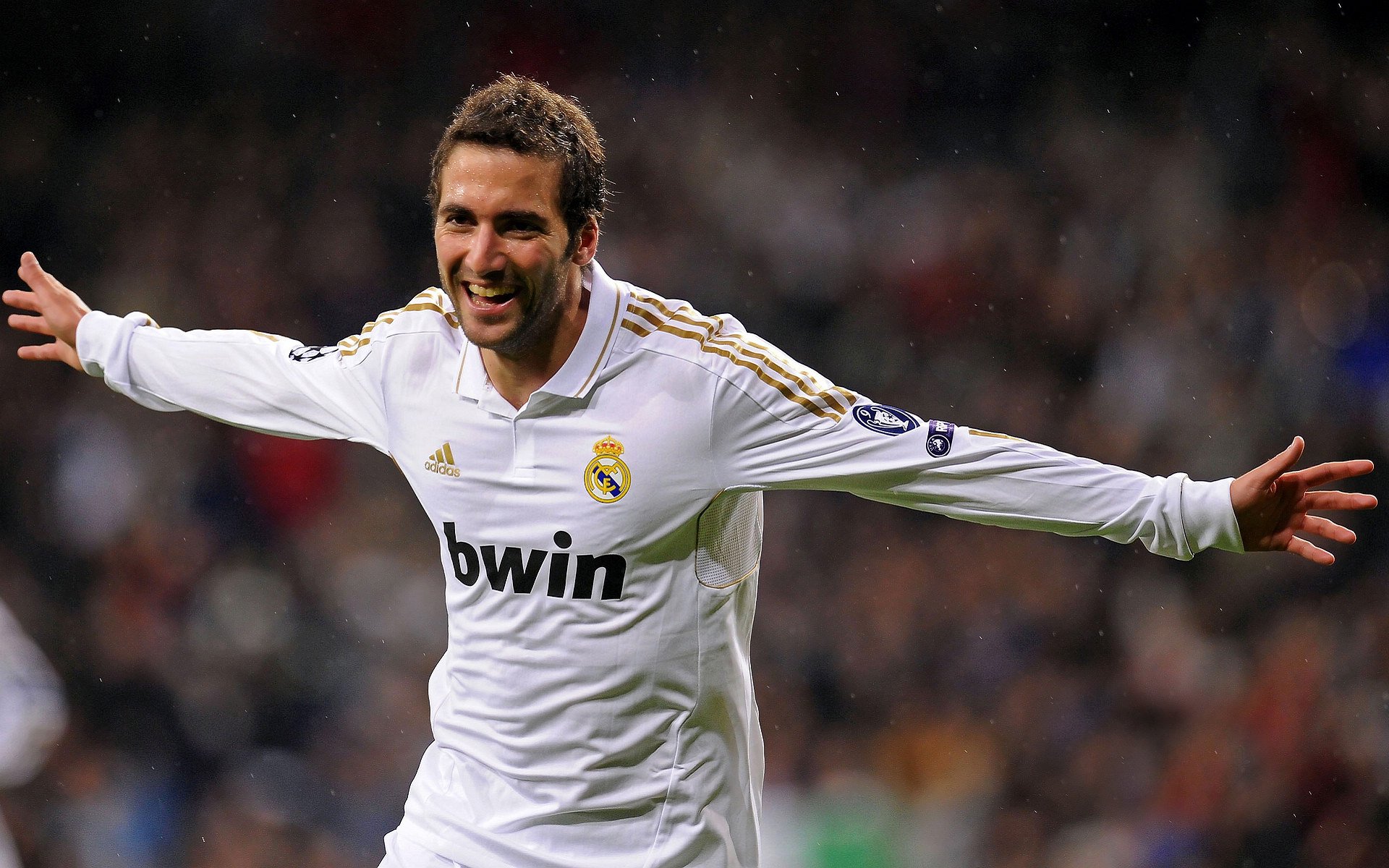 克罗地亚骑手吉塔·日特科维奇在2024年国际马术联合会世界障碍赛中获得第八名，展现坚韧精神。